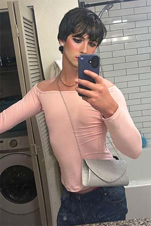 Crossdresser débutante a besoin de support, Bobigny