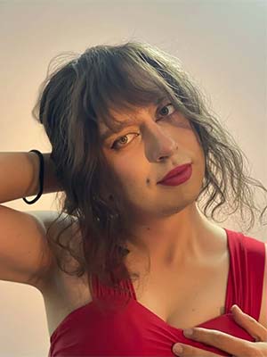 Plus besoin de perruque, trans-fem en mode passion sur Villejuif